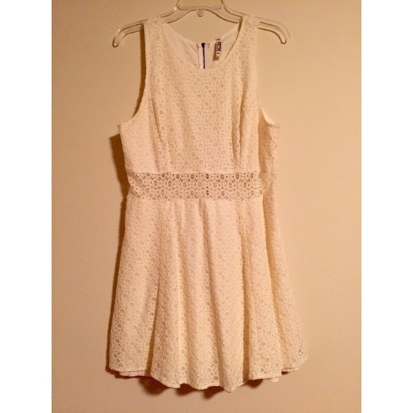 MUDD Cream-white dress