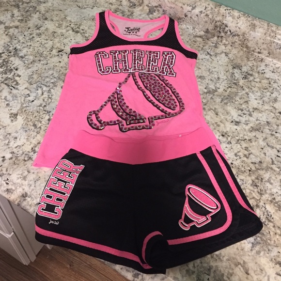 Adorable cheer outfit