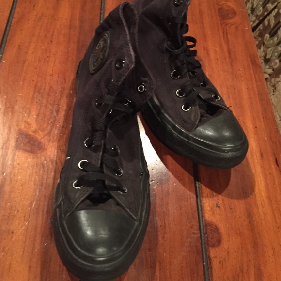 Black converse high top
