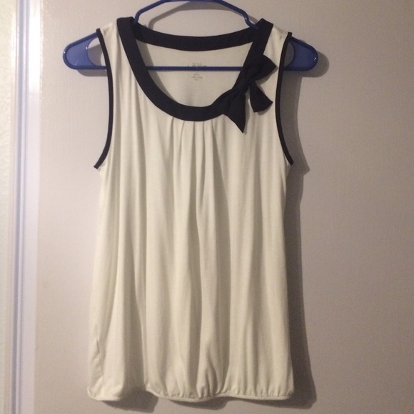 Loft white tank with navy bow
