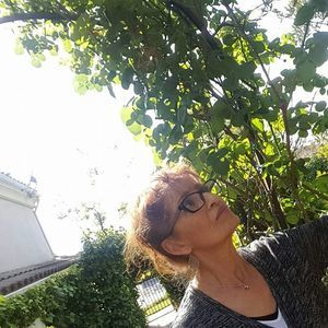 Meet your Posher, Stavroula sam