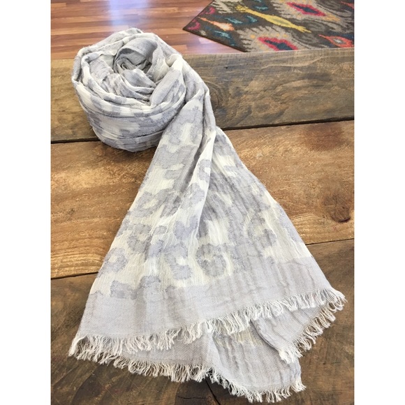 Tapestry Scarf • GREY