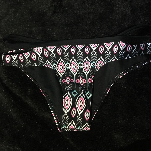 Bathing suit - Picture 2 of 4