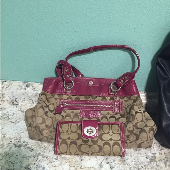 Coach purse and matching wallet