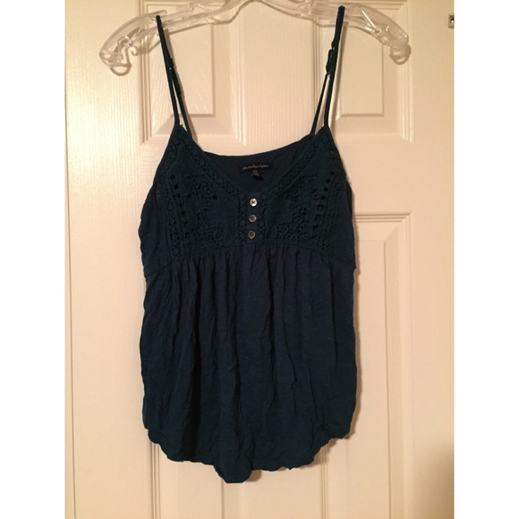 AEO low-cut, side crop tank