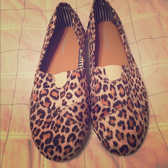Leopard flats