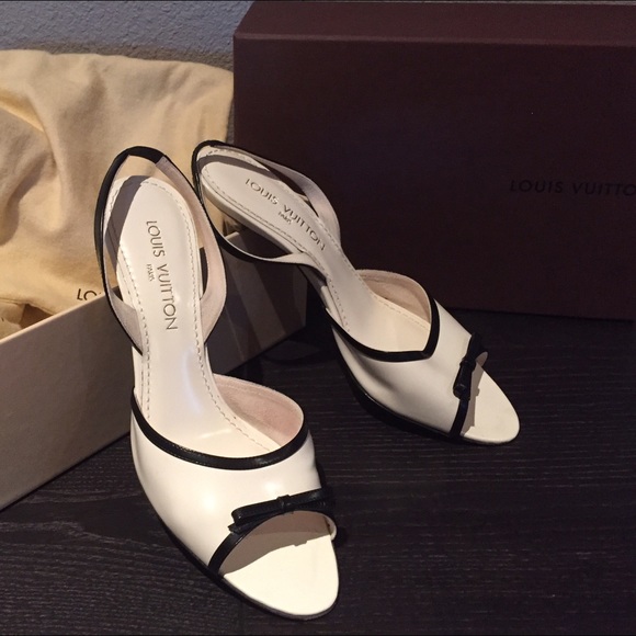 Luis Vuitton Black and White Magic Singbacks.