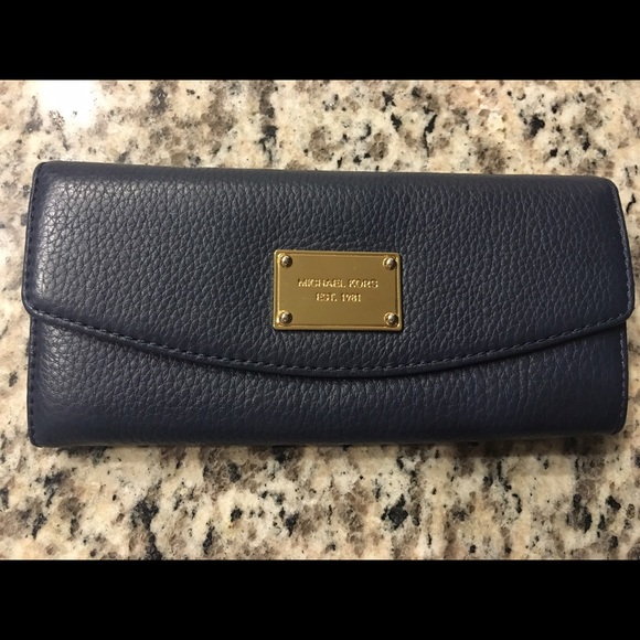 *last chance sale* Michael Kors Navy Wallet