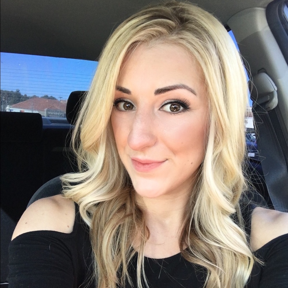 Meet your Posher, Alyssa