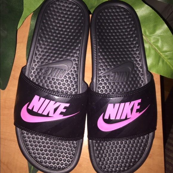 Women's Nike Benassi Slides