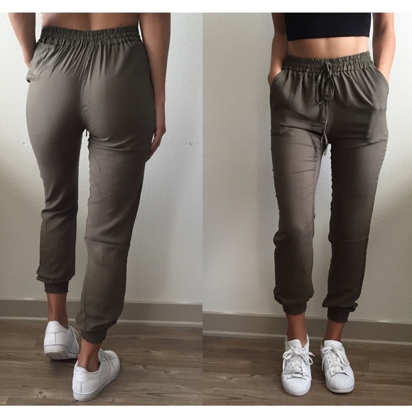 "Catalina Ankle Pant Jogger in Olive" - Picture 2 of 3