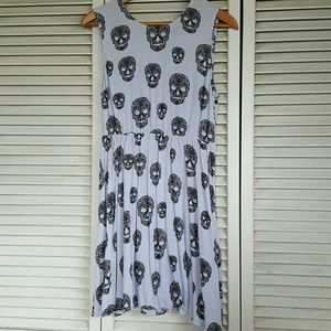 H&M gray dress with skulls sz 10
