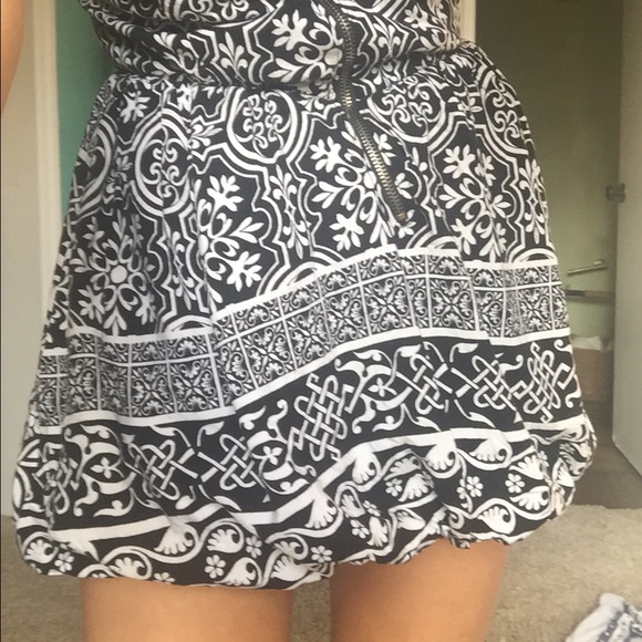 Patterned dress - Picture 2 of 3