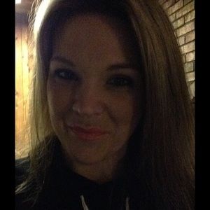 Meet your Posher, Laurie