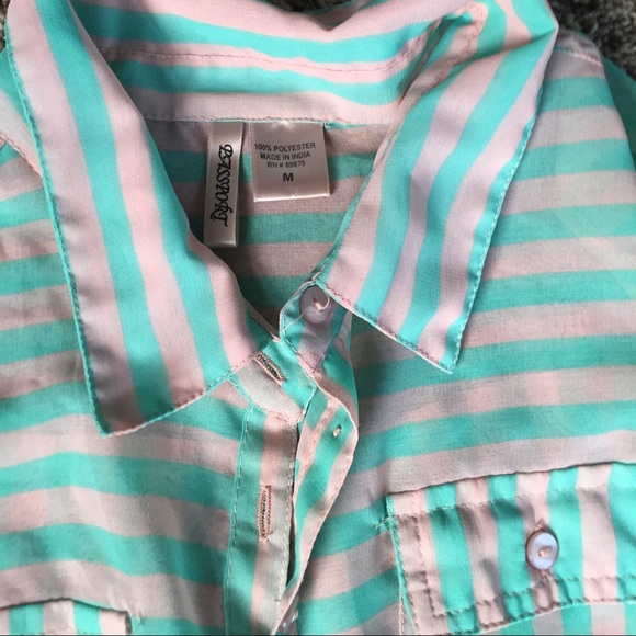 Button up - Picture 2 of 3