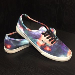 Nebula Authentic Lo Pro Vans