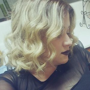 Meet your Posher, Ana elena