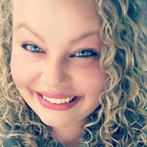 Meet your Posher, Candace