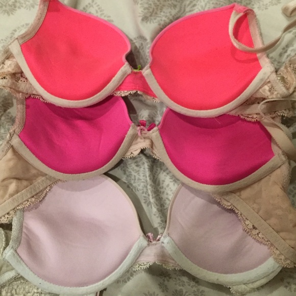 VS BRAS SOLD!!!! - Picture 3 of 3