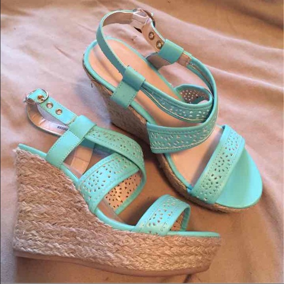 New size 8 summer wedges!