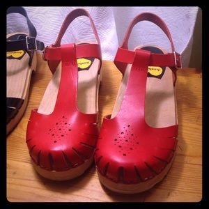Swedish Hasbeens low sandals in red