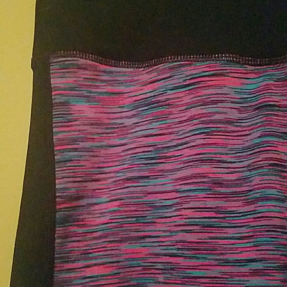 Fabletics Capris - Picture 3 of 4