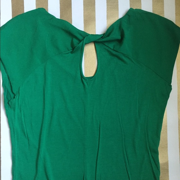 Like-new Green summer top! - Picture 2 of 3