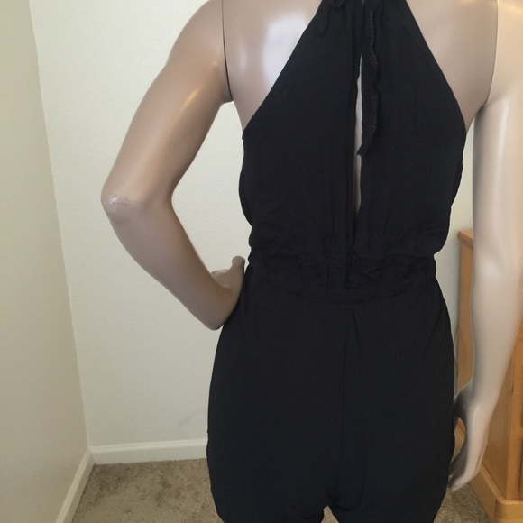 ⚡️ONE LEFT⚡sale!️Sexy chic black sleeveless romper - Picture 3 of 4