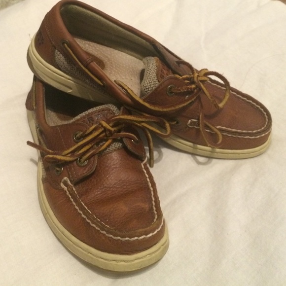Dark brown Sperry Bluefish shoes