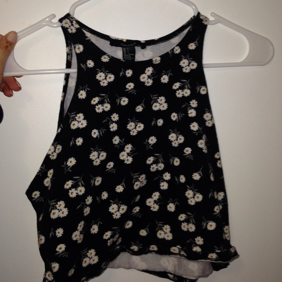 Cropped Tank Top with Daisy Design