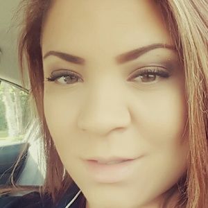 Meet your Posher, Lacey