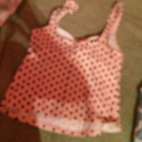 A pink palstsle color shirt with pokofdots - Picture 3 of 3