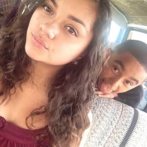 Meet your Posher, Issela