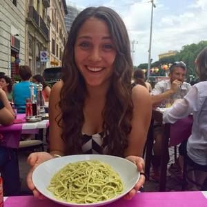 Meet your Posher, Brittney