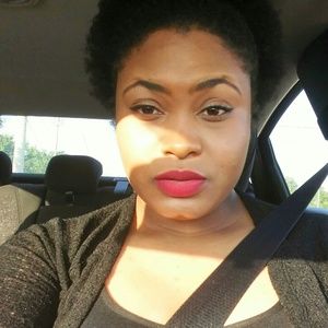 Meet your Posher, Noelle