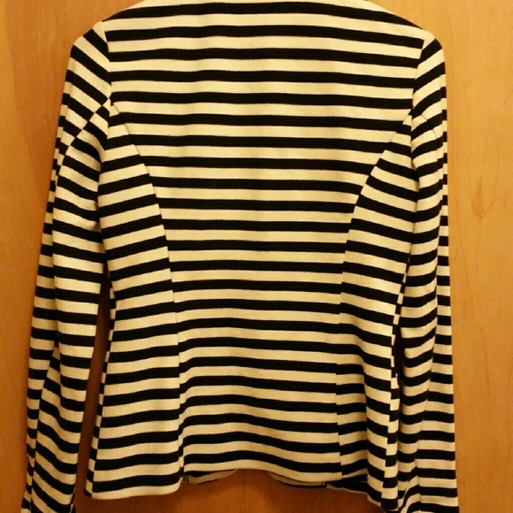SOLD forever 21 Jacket color black & white size S - Picture 2 of 4