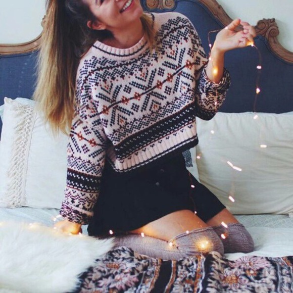 Urban Outfitters BDG Cropped Anna Sweater - Picture 3 of 4