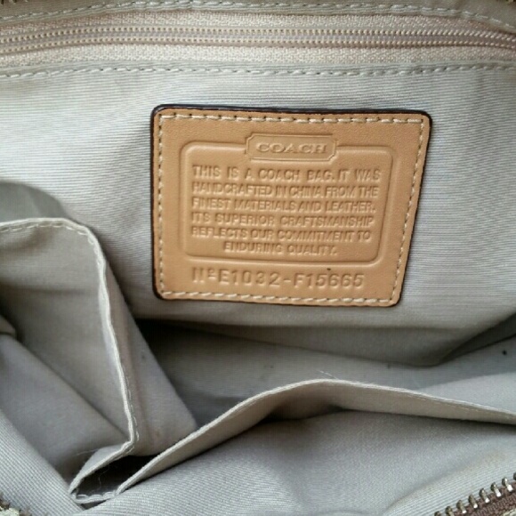 AUTHENTIC COACH HAMPTON HANDBAG , PLUS WALLET $60 - Picture 2 of 8