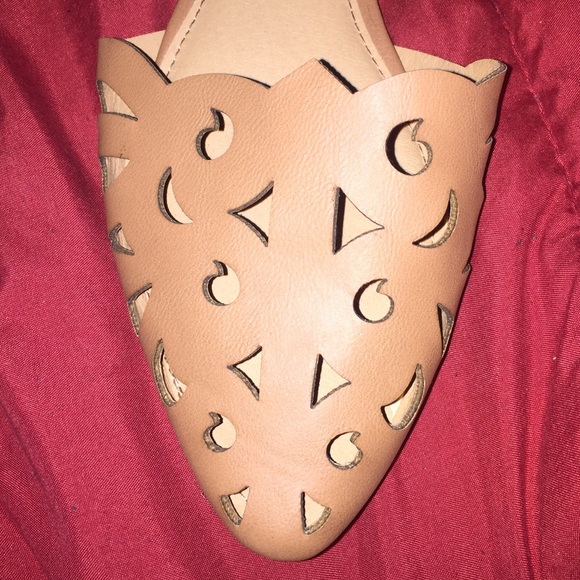 Tan flats - Picture 3 of 3