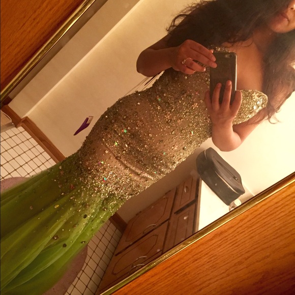 Dress - Picture 2 of 3