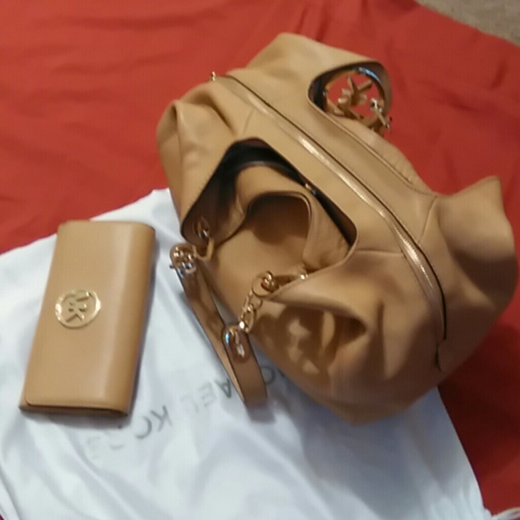 NWT Michael Kors Fulton Leather Handbag & Wallet - Picture 2 of 4