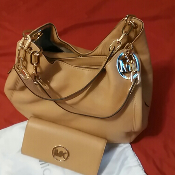 NWT Michael Kors Fulton Leather Handbag & Wallet - Picture 3 of 4