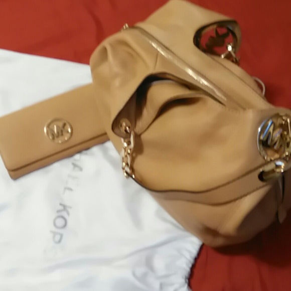 NWT Michael Kors Fulton Leather Handbag & Wallet - Picture 4 of 4