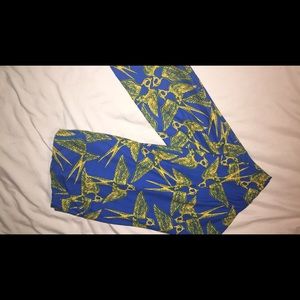 Lularoe TC Blue with yellow birds leggings New