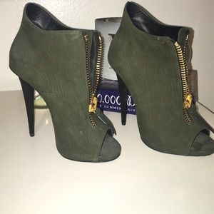 Giuseppe green ankle booties