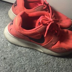 Nike shoes (Womens)