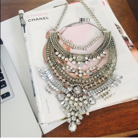 Jewelry - Silver Bold Necklace