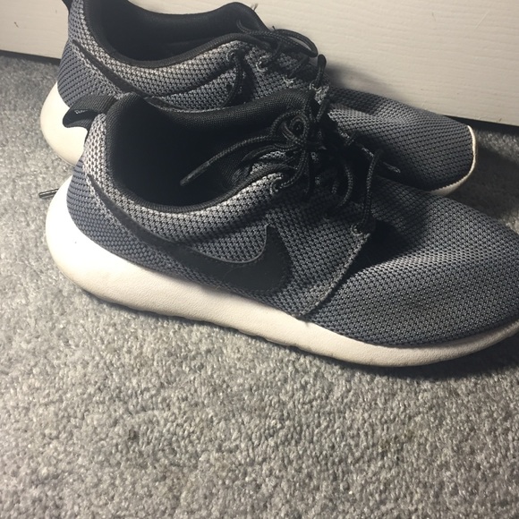 Womens roshes