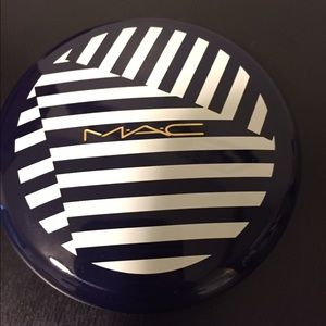MAC Soft Sand Bronzing Powder, Limited Edition
