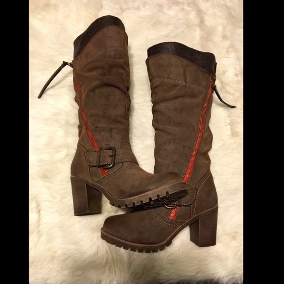 Adorable two tone boots - Picture 3 of 4